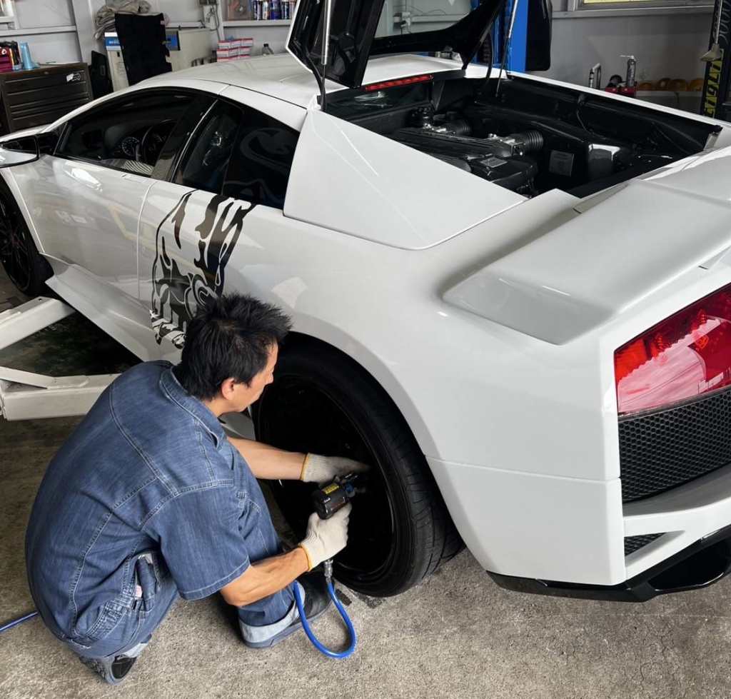 サービス工場 整備中