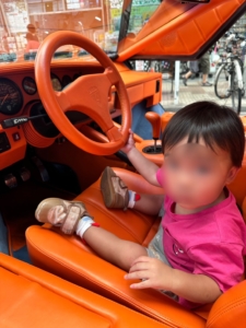 スーパーカー試乗 子ども